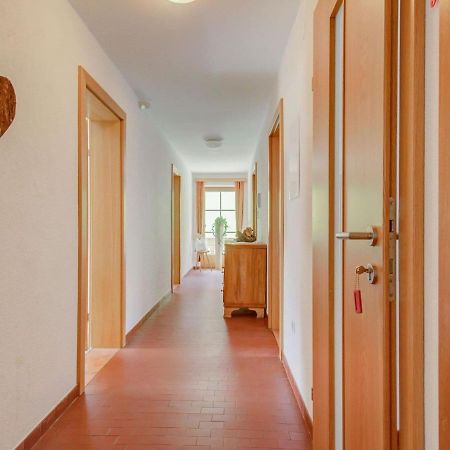 Attractive Apartment In Hainzenberg With Ski Room Bagian luar foto