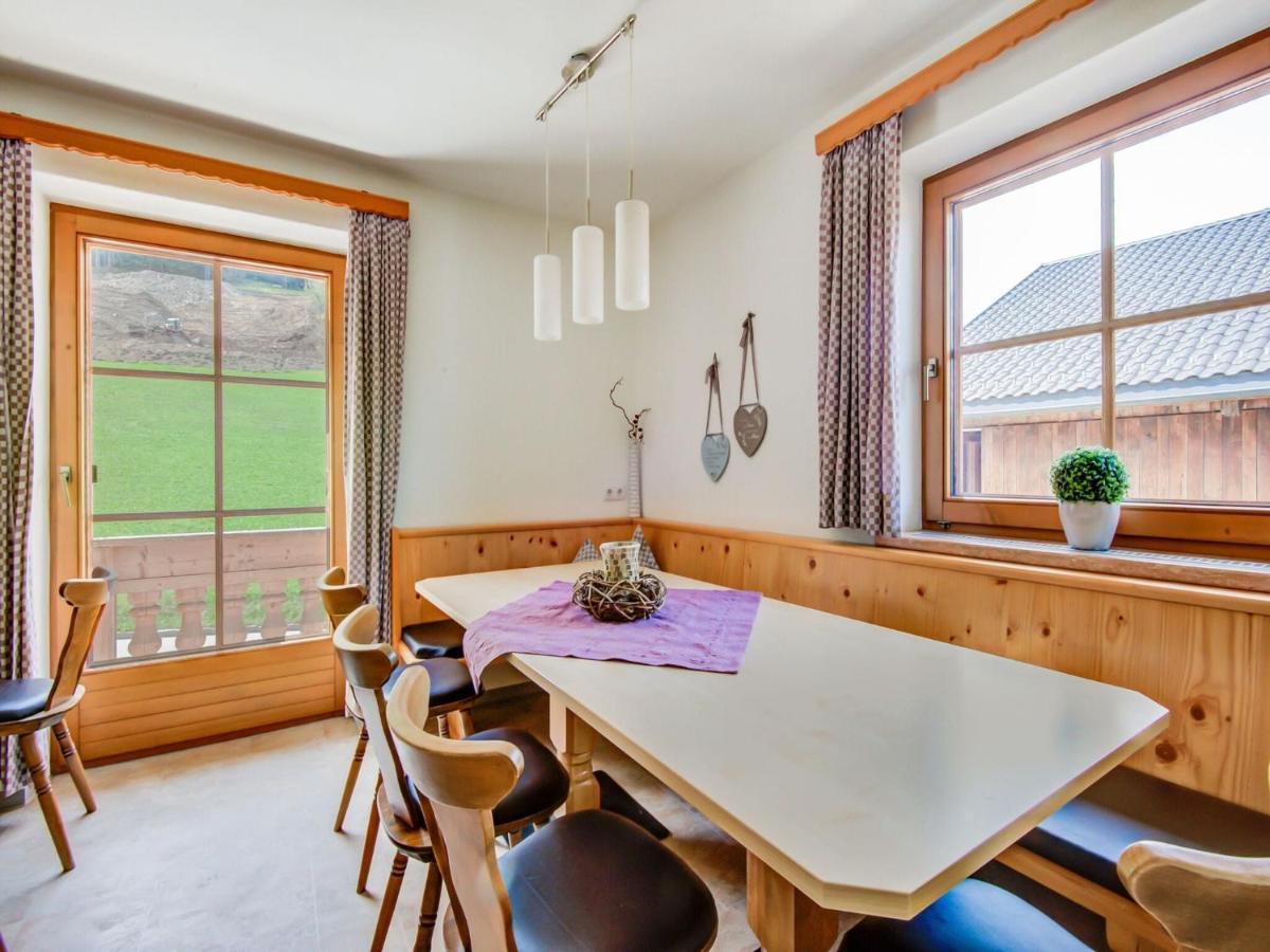 Attractive Apartment In Hainzenberg With Ski Room Bagian luar foto