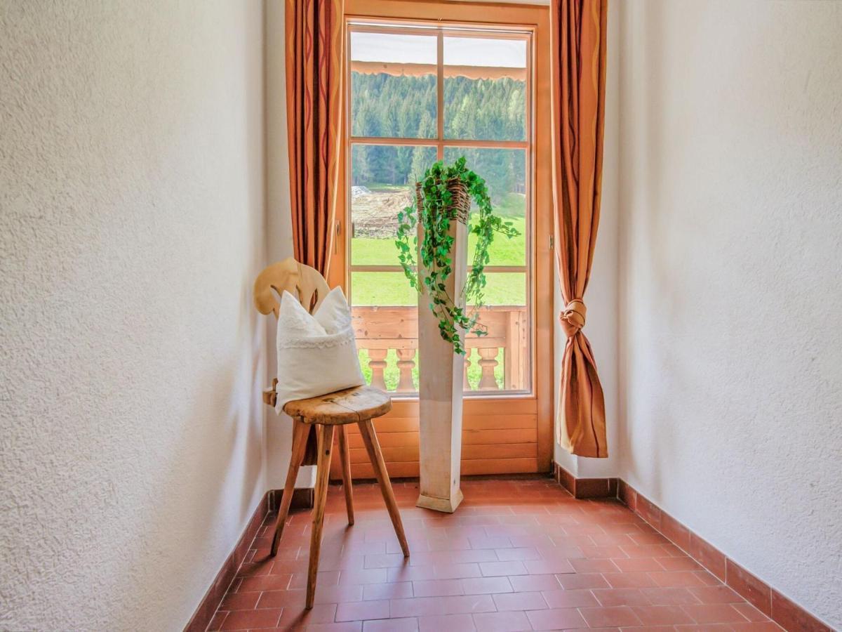 Attractive Apartment In Hainzenberg With Ski Room Bagian luar foto