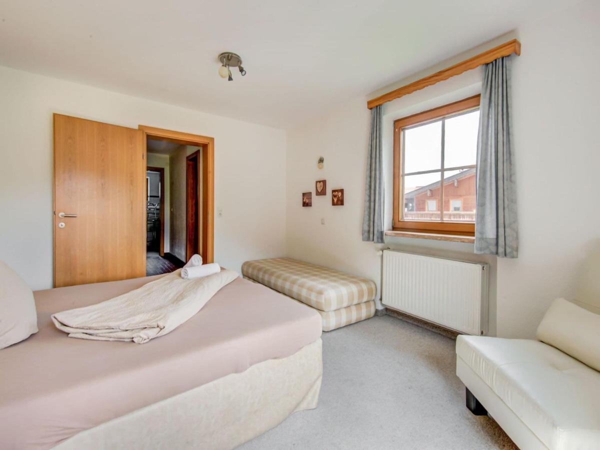 Attractive Apartment In Hainzenberg With Ski Room Bagian luar foto
