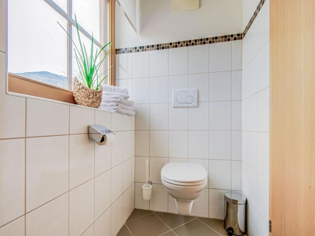 Attractive Apartment In Hainzenberg With Ski Room Bagian luar foto
