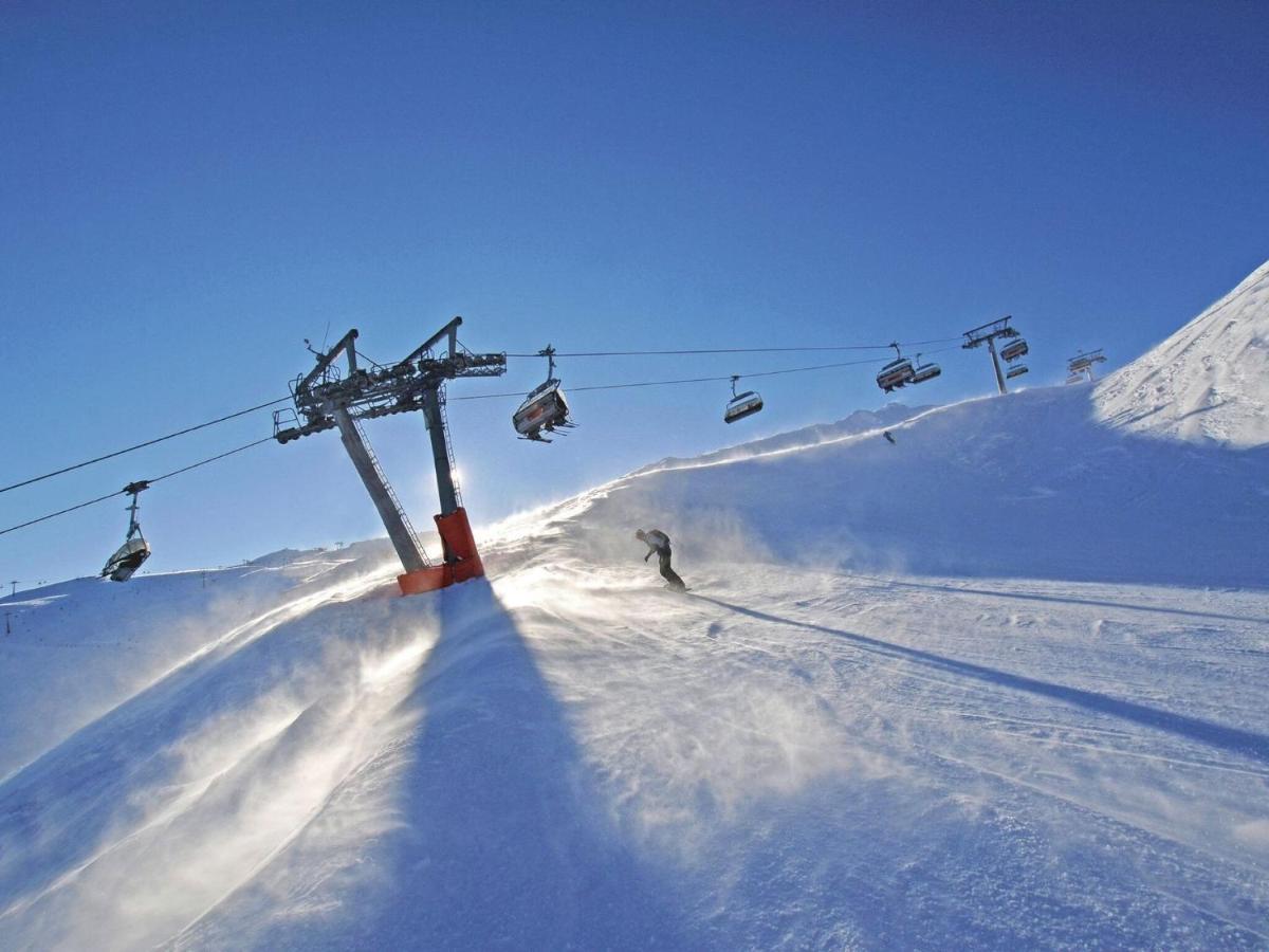 Attractive Apartment In Hainzenberg With Ski Room Bagian luar foto