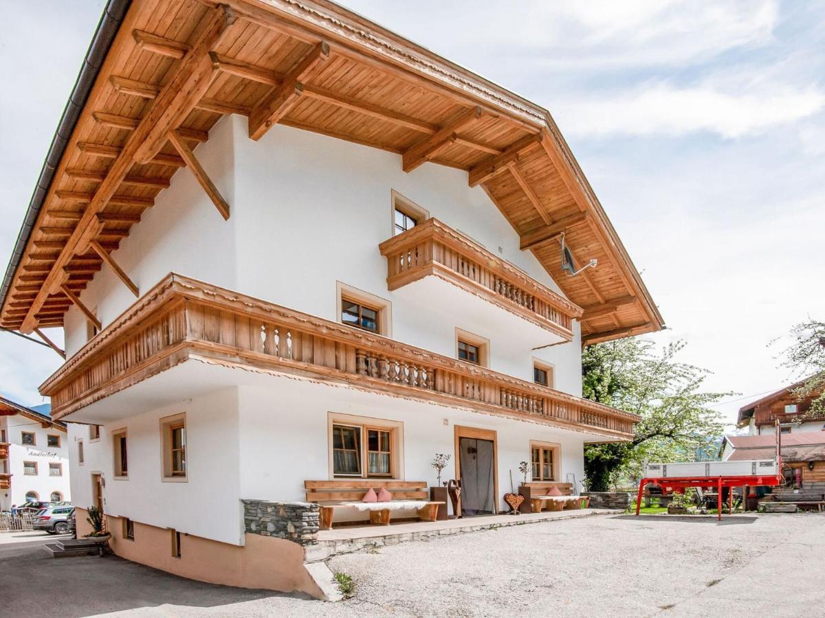 Attractive Apartment In Hainzenberg With Ski Room Bagian luar foto
